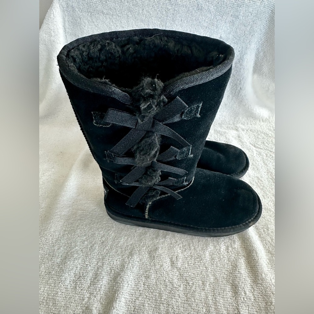 Koolaburra by UGG Black Winter Boots with Suede Finish